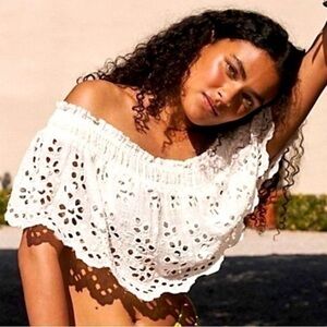 NWT Free People’s FP One Perla Eyelet Lace Off-shoulder White Top Size XS